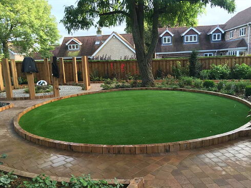 Round artificial grass garden