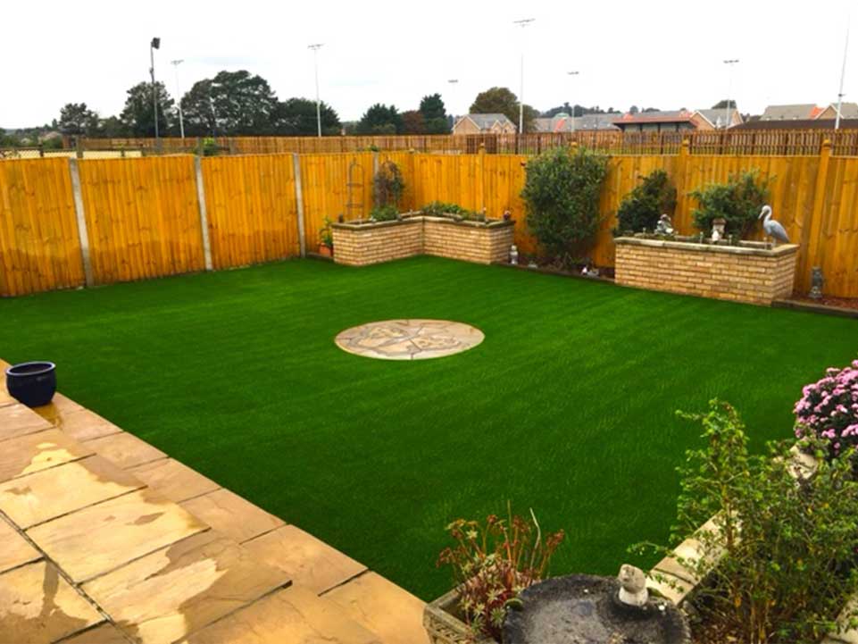 Family friendly gardens with synthetic grass